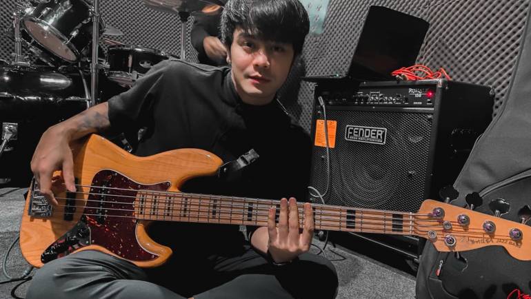จิรายุศ จันทะ (ครูเบียร์)